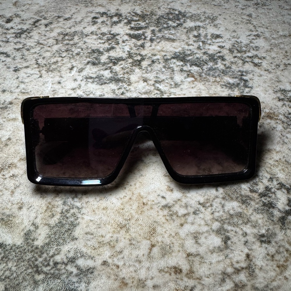 Black Oversized Sunglasses